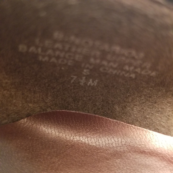 Bandolino Womens Heels Black Embossed Patten Leather  Size 7.5M - Picture 8 of 11